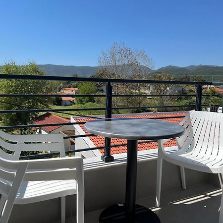 Four Shades Luxury Suites Sarti Exteriör bild