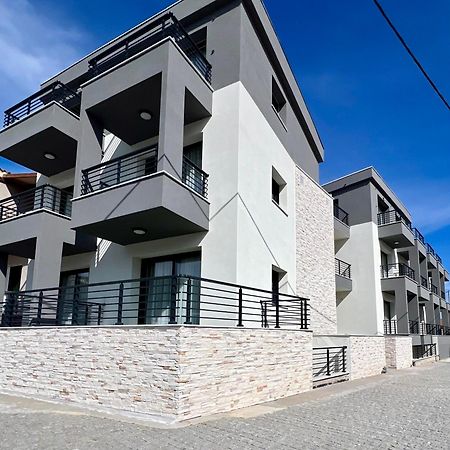Four Shades Luxury Suites Sarti Exteriör bild