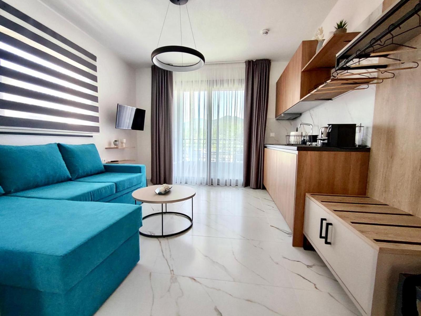 Four Shades Luxury Suites Sarti Exteriör bild