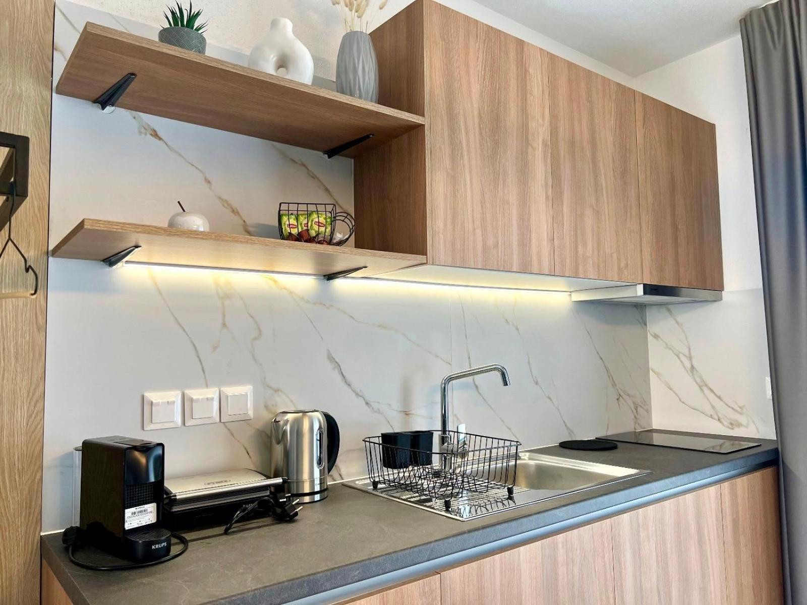 Four Shades Luxury Suites Sarti Exteriör bild
