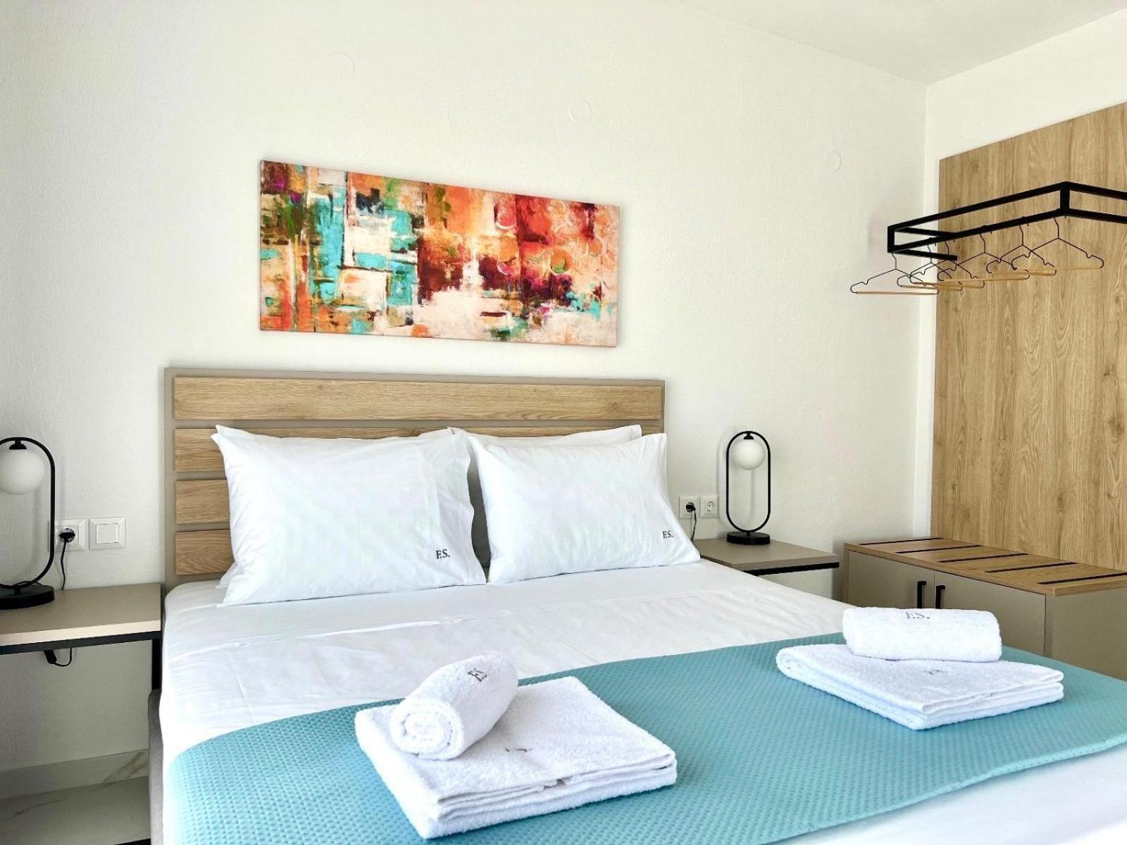 Four Shades Luxury Suites Sarti Exteriör bild