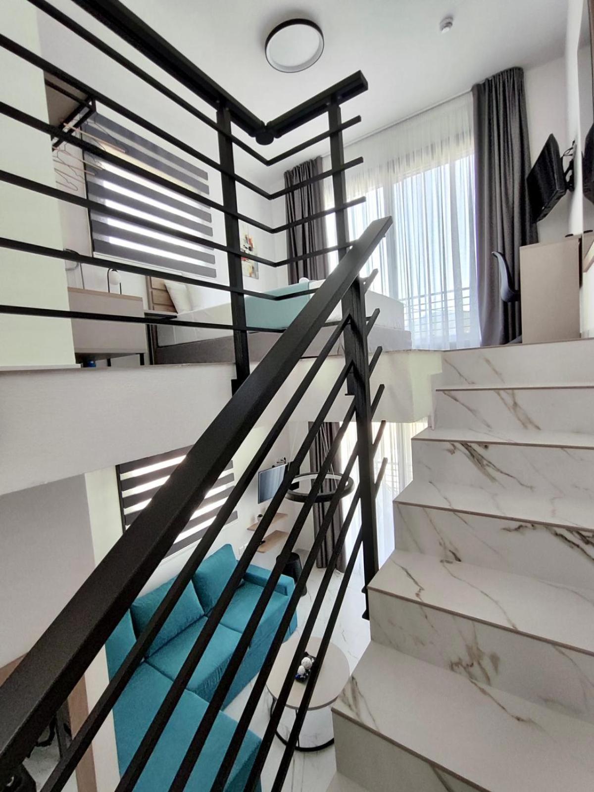 Four Shades Luxury Suites Sarti Exteriör bild