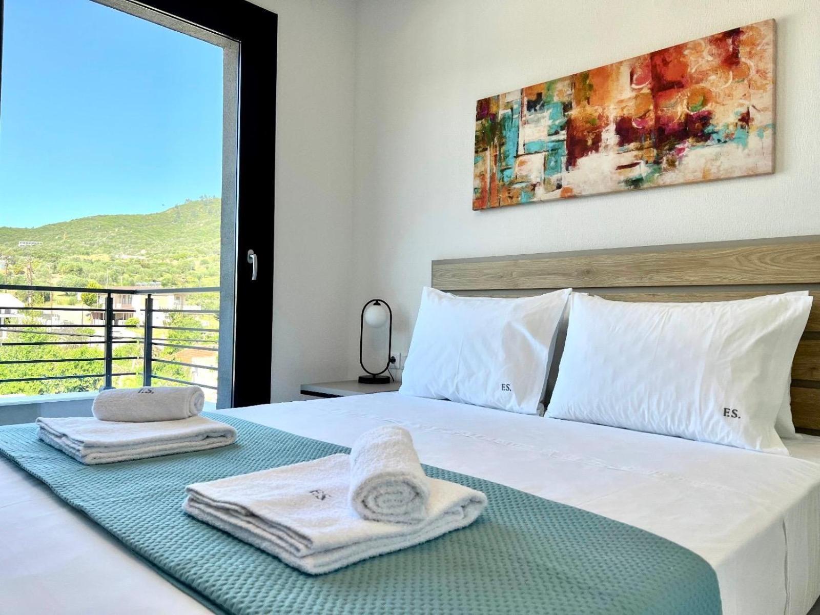 Four Shades Luxury Suites Sarti Exteriör bild