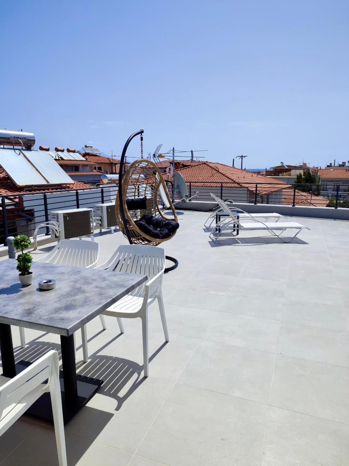 Four Shades Luxury Suites Sarti Exteriör bild