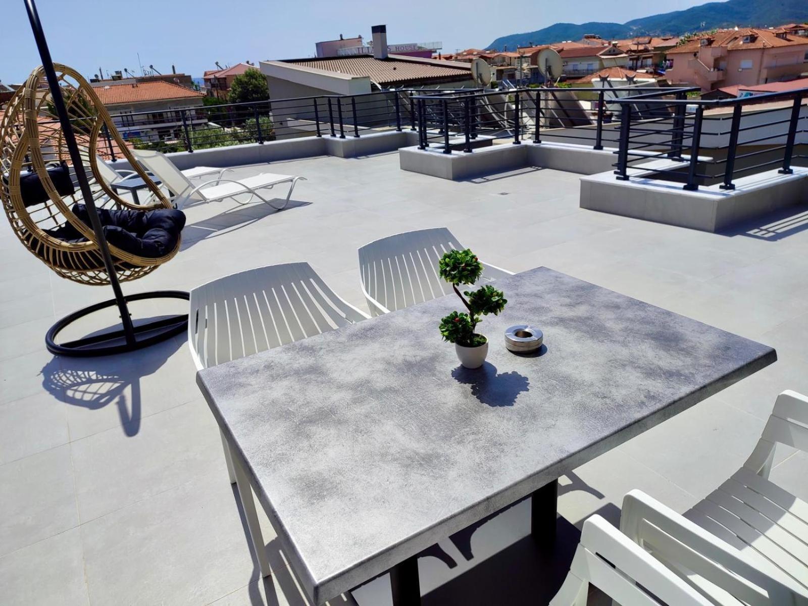 Four Shades Luxury Suites Sarti Exteriör bild