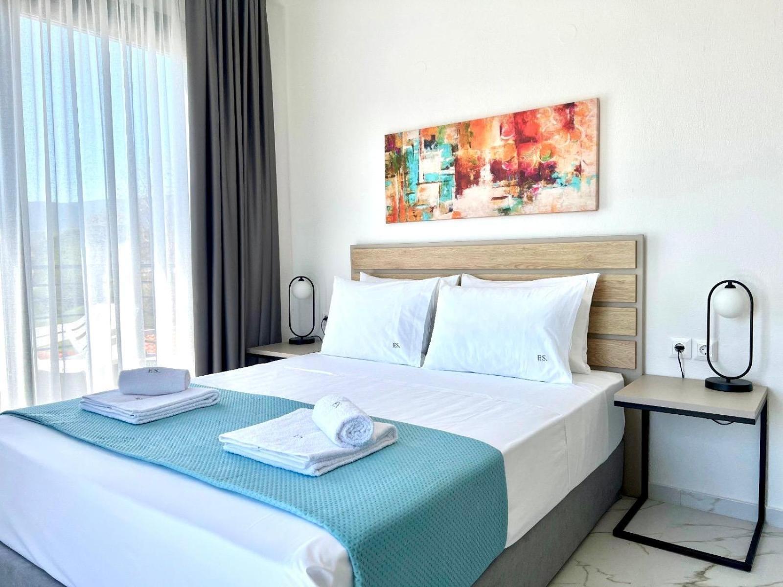 Four Shades Luxury Suites Sarti Exteriör bild