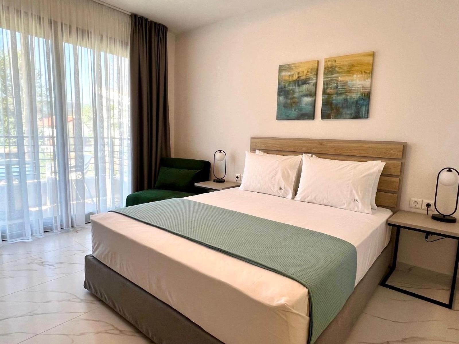 Four Shades Luxury Suites Sarti Exteriör bild