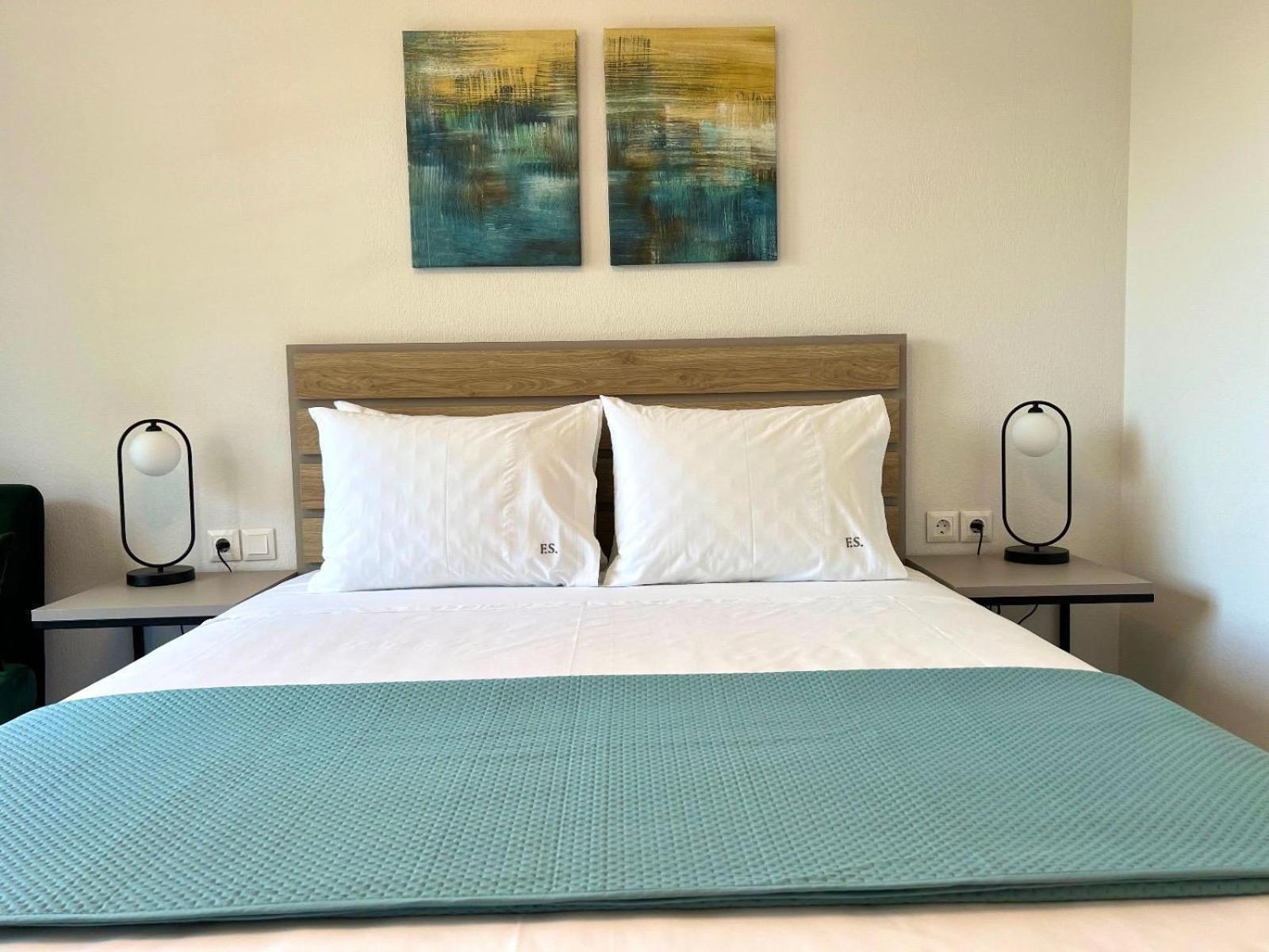 Four Shades Luxury Suites Sarti Exteriör bild