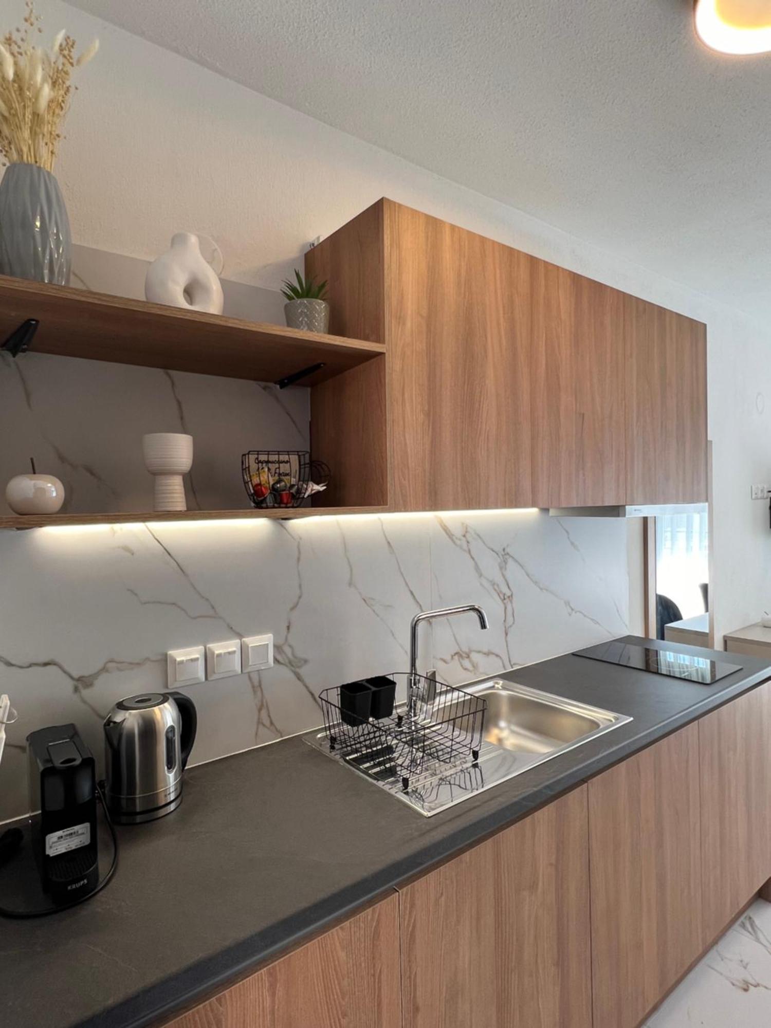 Four Shades Luxury Suites Sarti Exteriör bild