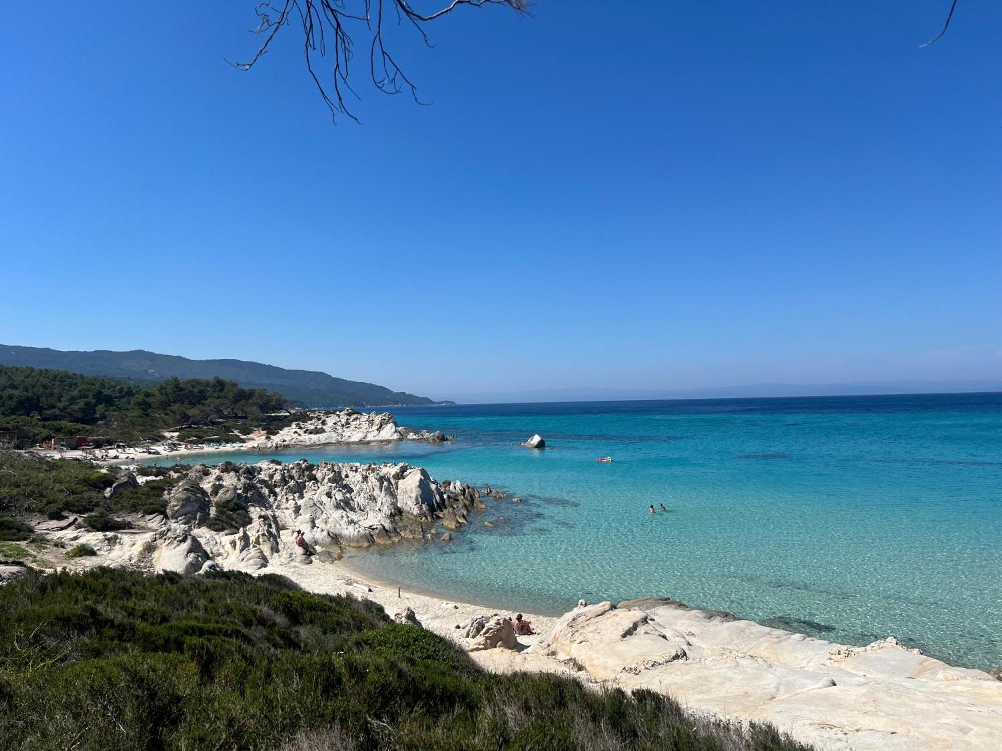 Four Shades Luxury Suites Sarti Exteriör bild