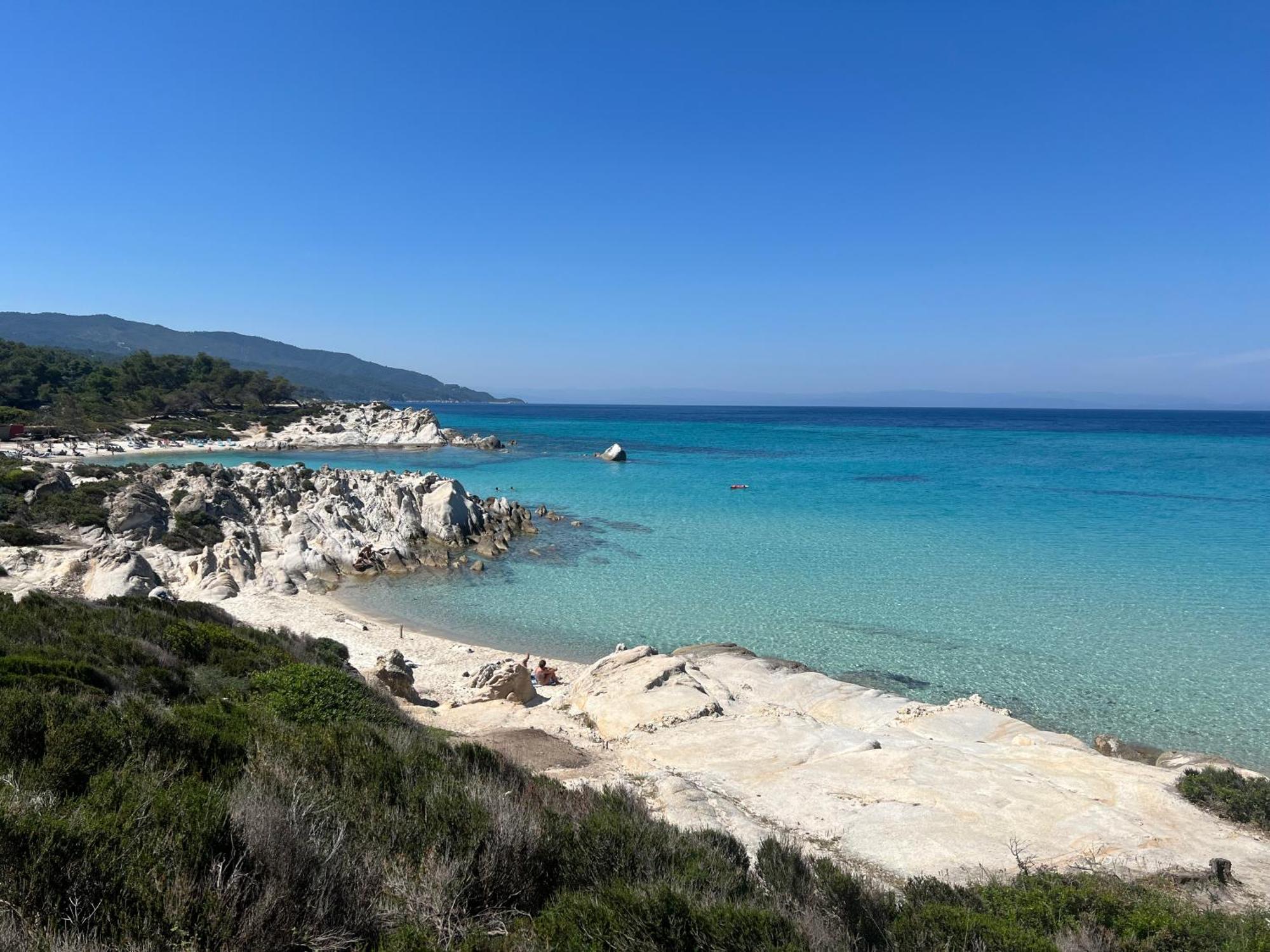 Four Shades Luxury Suites Sarti Exteriör bild